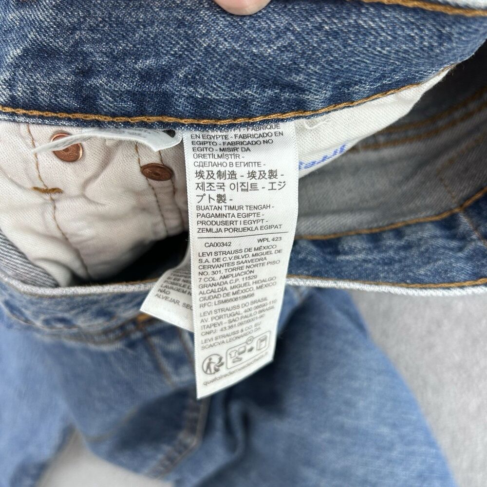 Levis 501 Original Button Fly Jeans Men 36x32 Straight Leg Blue Denim Irregular - Picture 11 of 16